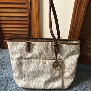 Micheal Kors Signature East West Tote